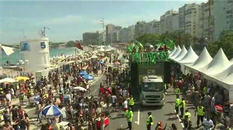 Show da funkeira Ludmila abre ª Parada Gay em Copacabana Rio de Janeiro G
