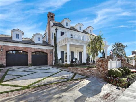 Cape Cod Estate With Cool Geometric Driveway Hgtv S Ultimate Outdoor