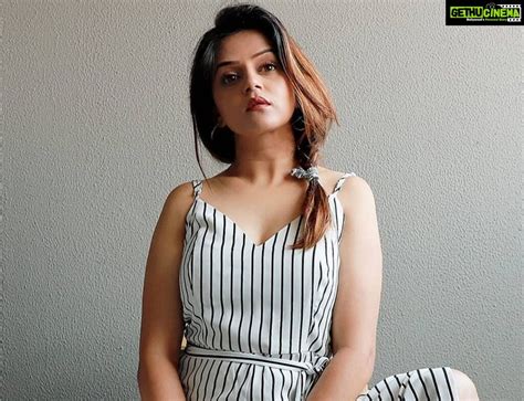 Jayshree Soni Hot Hd Images Shorts Pictures Photoshoots