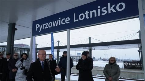 Budowa połączenia kolejowego do lotniska w Pyrzowicach zakończona