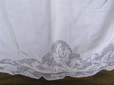 Vintage White Light Weight Linen & Lace Tablecloth..60 X 80 from ...