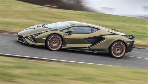 Lamborghini Sian FKP 37 dynamic 04 - Paul Tan's Automotive News