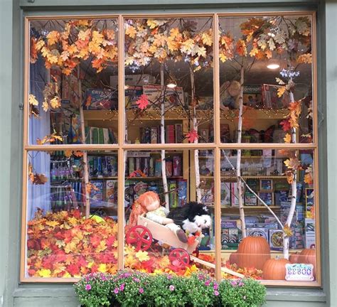 Pin By Candace Gooch On Window Displays At Once All Agog Autumn