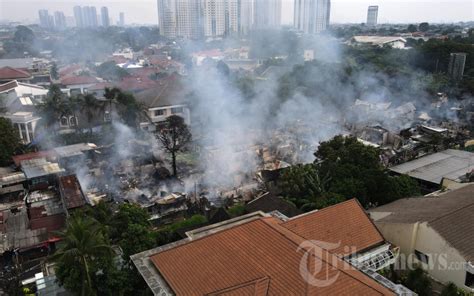 Drone Kebakaran Pemukiman Padat Penduduk Di Simprug Foto 10 1935330