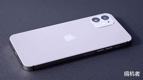 【iphone12 Iphone12概念图：54寸刘海屏配经典边框 Iphone11再见iphone11刘海屏】傻大方