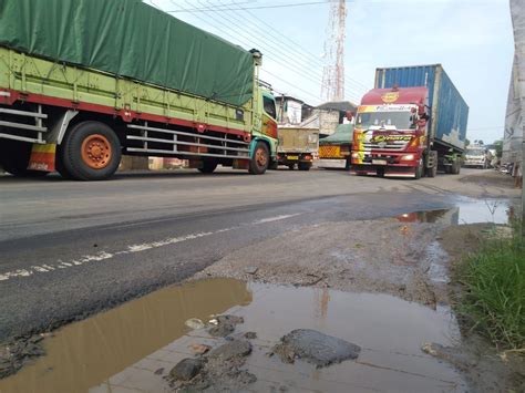 Jembatan Balun Lamongan Ambles Jalur Pantura Gresik Macet Total