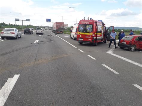 FOTO Accident grav cu cinci victime pe DN1 la Șelimbăr Un TIR și două