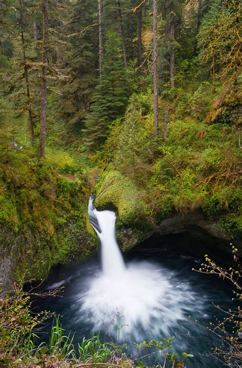 Punch Bowl Falls, Hood River County, Oregon - Northwest Waterfall Survey