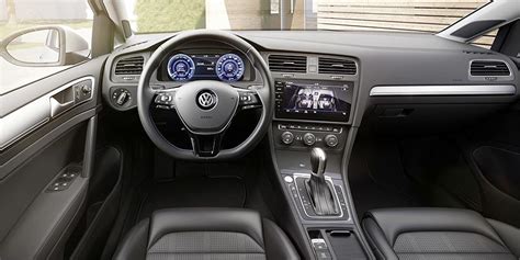 Volkswagen e-Golf pictures, official photos