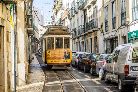 How to beat the queues for the Tram 28 in Lisbon