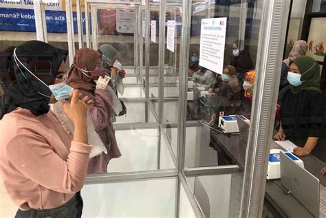 Foto Hari Ini Stasiun Surabaya Pasar Turi Layani Pemeriksaan Genose C