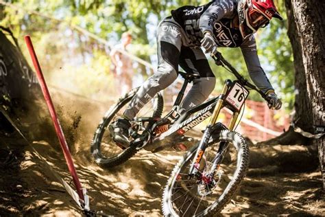 mountain bike protective gear  vital pieces   ride