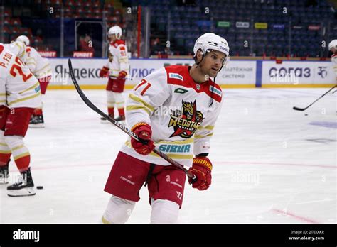 Kunlun Red Star Hockey Club Spieler Colin Campbell In Aktion