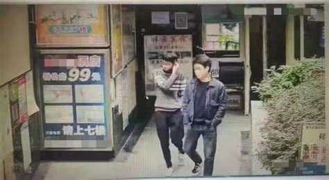 趁朋友熟睡偷走手机！渝中民警深入调查戳破“塑料兄弟情” 塑料 何某 民警 新浪新闻