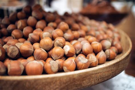 6 Benefits Of Raw Hazelnut