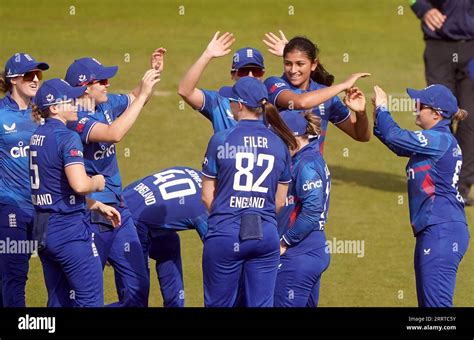 Sri lanka cricket team women hi-res stock photography and images - Alamy