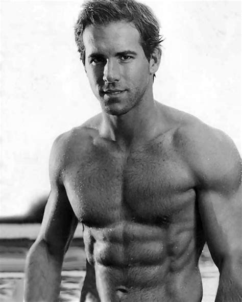 Ryan Reynolds Wet In The Pool Scans Naked Male Celebrities