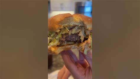 Arby's 🍔 Cheeseburger a MASTERPIECE??!! // Food Reviews - YouTube