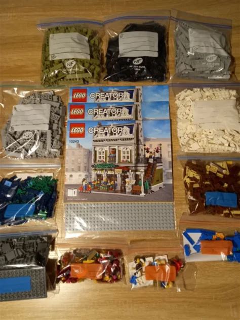 Lego Creator Expert Parisian Restaurant Complete With Notes