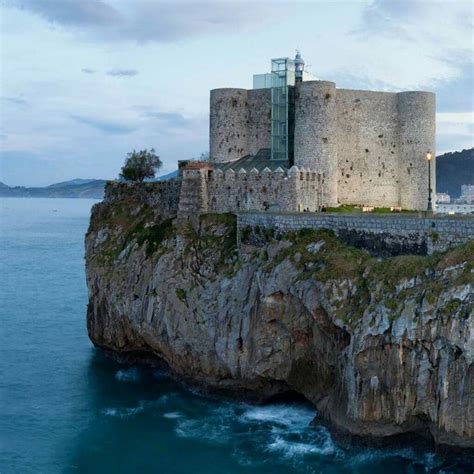 Castillo Faro De Castro Urdiales Cantabria Spain Monumentos Del