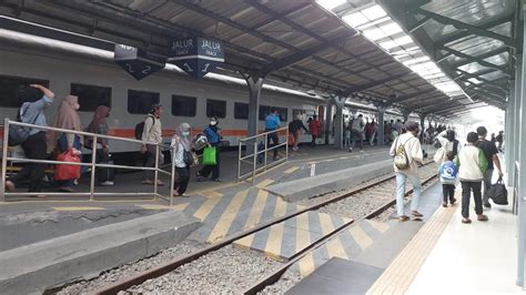 H Lebaran Pemudik Mulai Padati Stasiun Di Wilayah Daop Jember