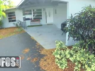 Mofos Dominatrix Brunette Vivianna Mulino Lures Duncan To Bang Her Pussy In Her Sexy Lingerie