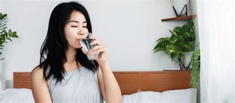 How The Simple Hack Of Drinking A Glass Of Water Before Bed Can Improve