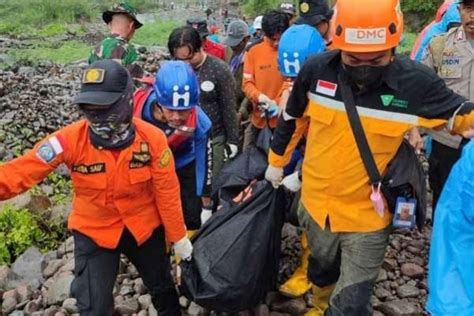 Tim SAR Kembali Temukan Satu Jenazah Korban Longsor Di Gowa