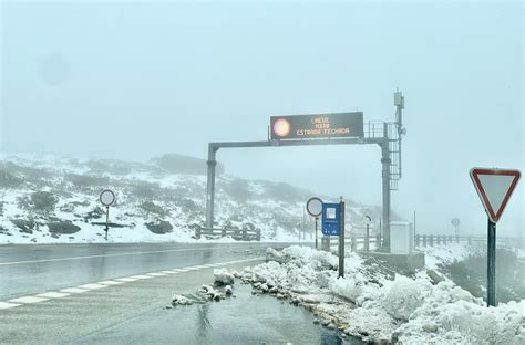 Queda De Neve Fecha Estrada No Maci O Central Da Serra Da Estrela