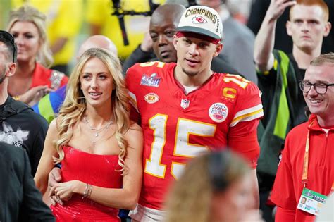Brittany Mahomes Catches Hubby Patrick Mahomes Off Guard With Spicy