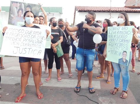 Populares protestam contra suposta negligência médica no Hospital José