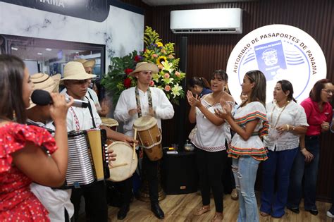 Autoridad de Pasaportes de Panamá APAP PRESENTE EN LA FERIA