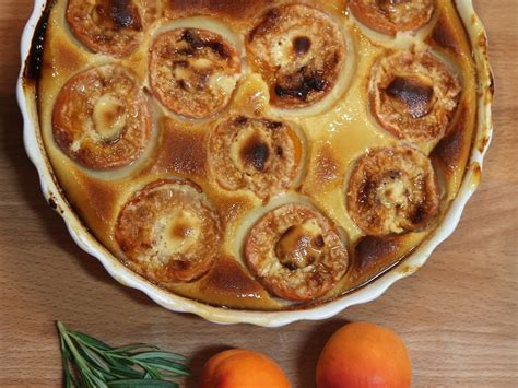 Clafoutis Aux Abricots Amandes Et Romarin Recette De Clafoutis Aux