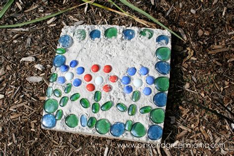 30 Beautiful Diy Stepping Stone Ideas To Decorate Garden Part 2