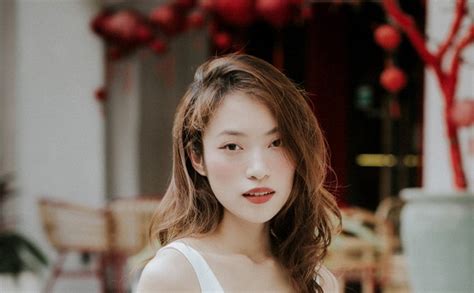 Hot girl thứ tiếng Khánh Vy tái xuất với màn bắn tiếng Anh siêu đỉnh tại TED Talks lần đầu