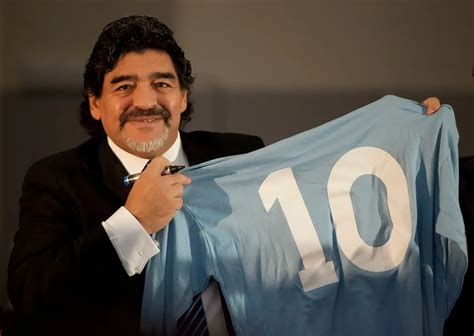 La Jornada Maradona Adorado Dios Del Futbol