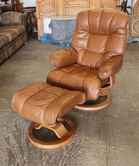 Mid Century Leather Lazy Boy Recliner And Ottoman Live And Online Auctions On