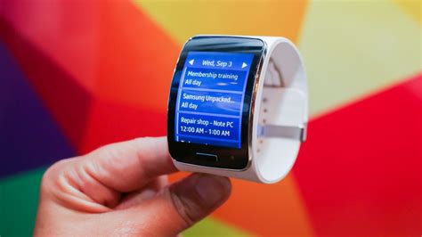 Samsung Gear S: curved, big, and it's a phone (hands-on pictures) - CNET