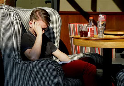 Post-Meal Drowsiness: The Real Science Behind Why You Get Sleepy After