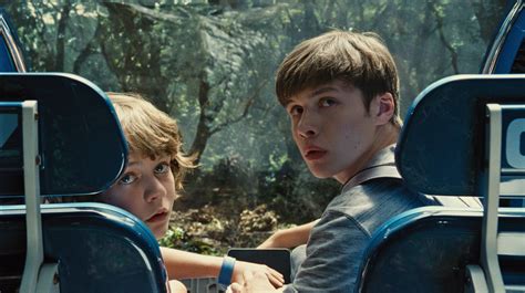 ‘Jurassic World’ Star Ty Simpkins Talks Sequels & Dinosaur Filmmaking Magic