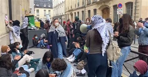 Gitter In Paris Pro Pal Stina Protest Studenten Besetzten Uni Krone At