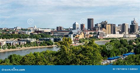 Mississippi River and Skyline of St Paul, Minnesota Editorial Photo ...