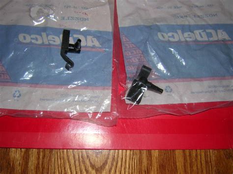 Find GM NOS WINDSHIELD WASHER NOZZLES GM 22072439 QTY 2 In Litchfield