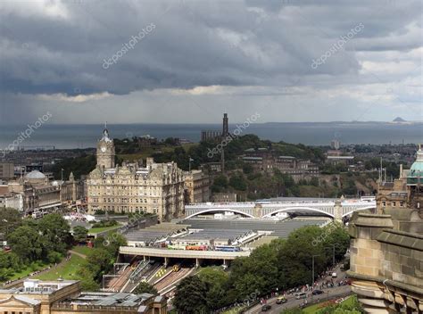 Edinburgh, the capital of Scotland — Stock Photo © PhotoSVETpoetrY ...