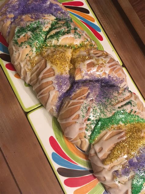 Make It Yourself Monday Cream Cheese Filled King Cake