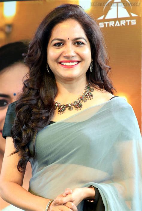 sunitha upadrashta telugu singer  hot transparent saree hd stills