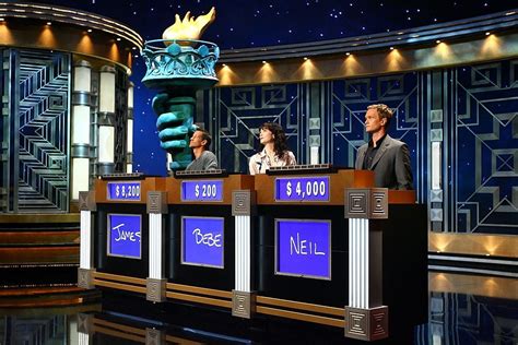 Jeopardy A Small Detail On Contestants Podiums Tells Alex Trebek Who Selects The Next Clue