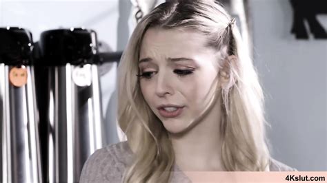 Cute Blonde Waitress Has No Regrets She Was Rude With A Costumer