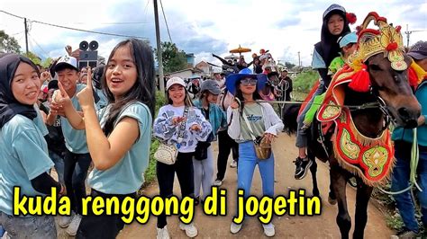 Kuda Renggong Di Jogetin Cewek Cantik Lsr Putra Medal Laksana Di