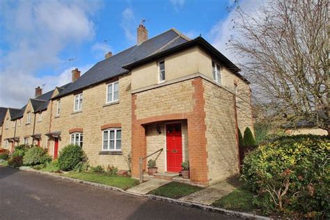 High Street Witney Ox28 3 Bedroom End Terrace House For Sale